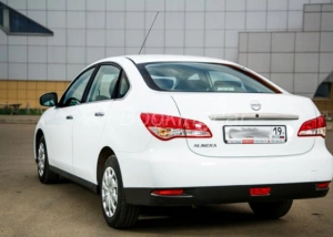 Nissan Almera