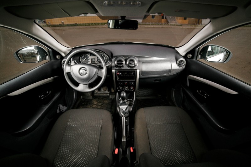 Nissan Almera