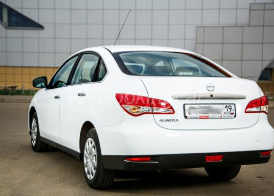 Nissan Almera